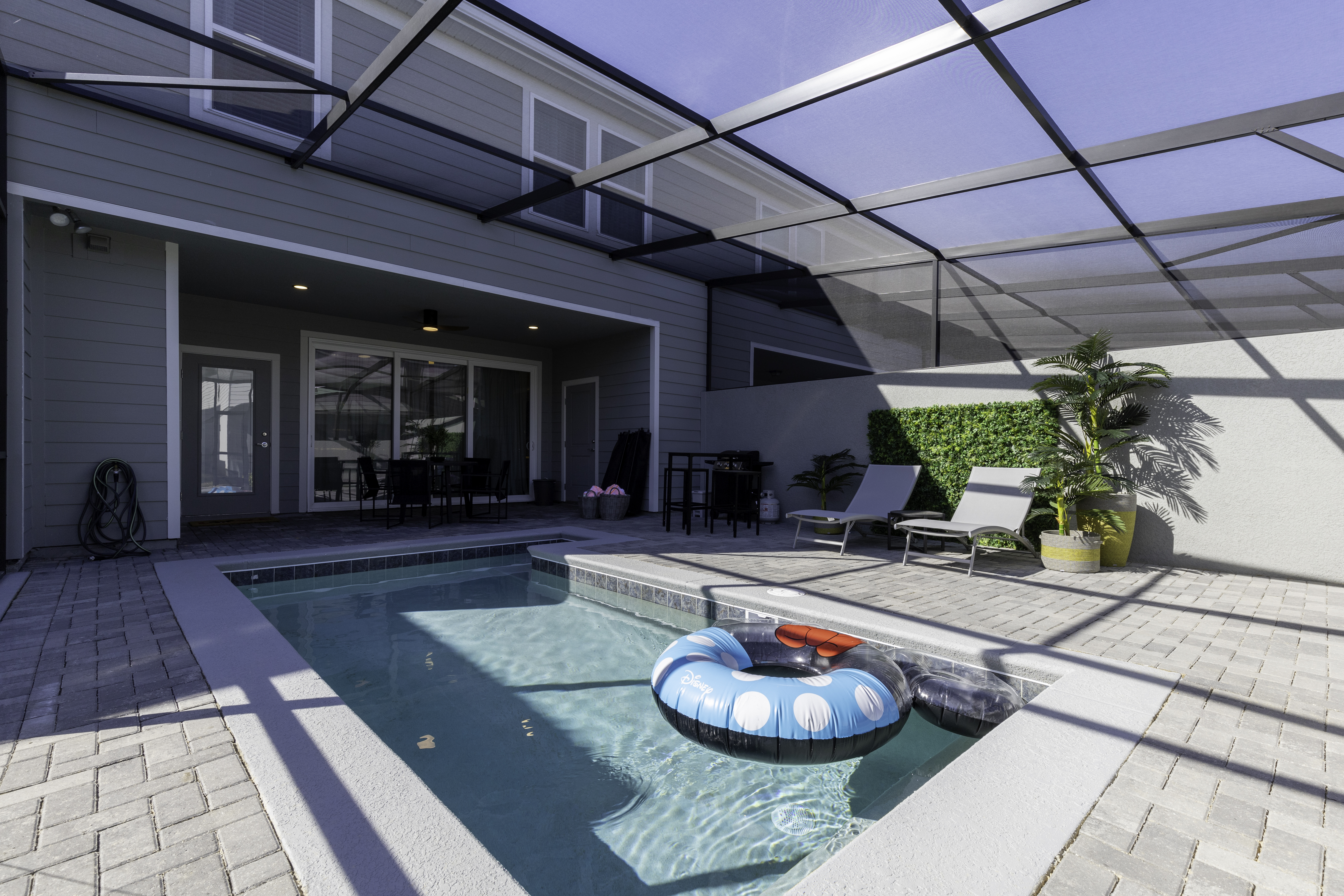 Piscina privativa da Casa Blue perfeita para férias em família