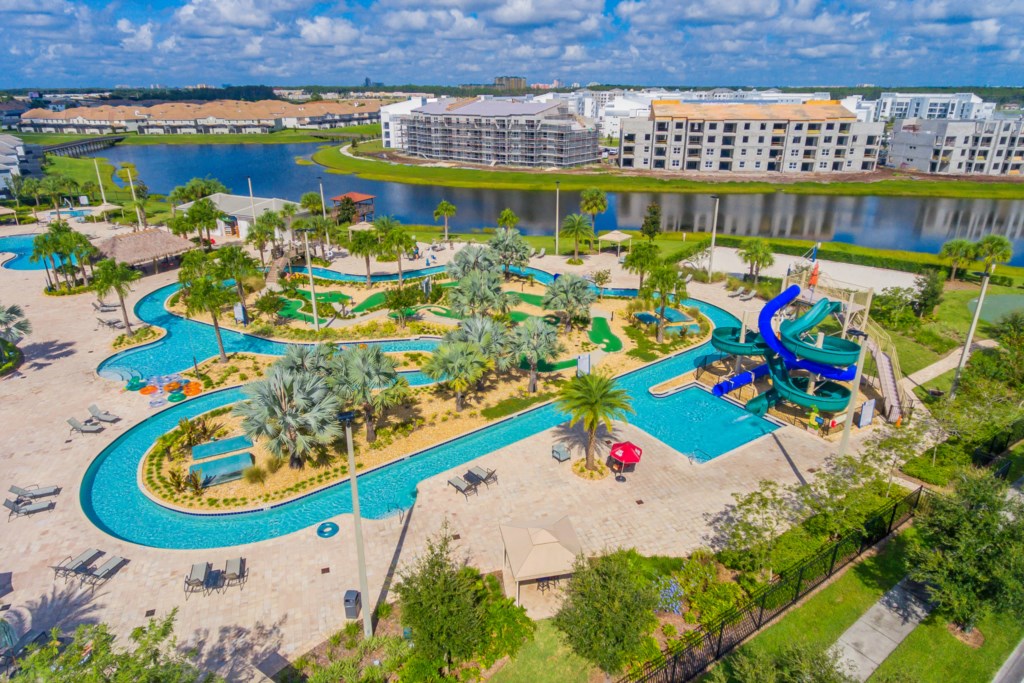 Fachada impressionante da Casa Paradox em Orlando, Flórida